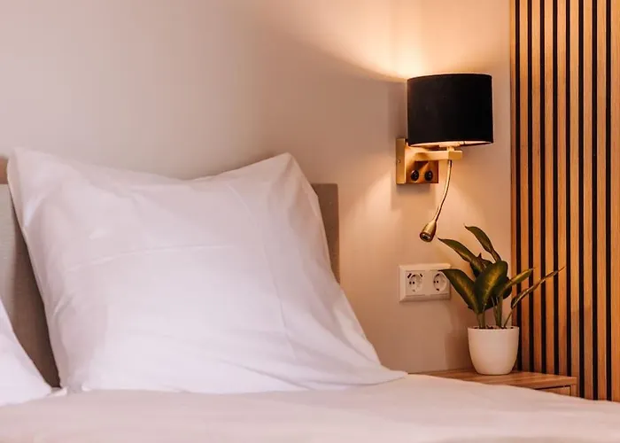 Ceebee - Free Parking *